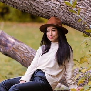 Meet your Posher, Abegail